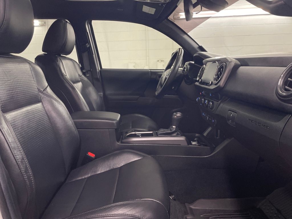 2023 Toyota Tacoma TRD Off-Road photo 19