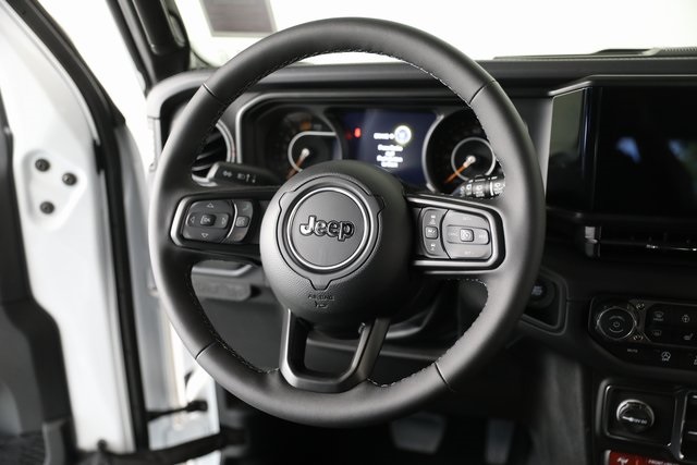 2025 Jeep Wrangler Rubicon photo 3