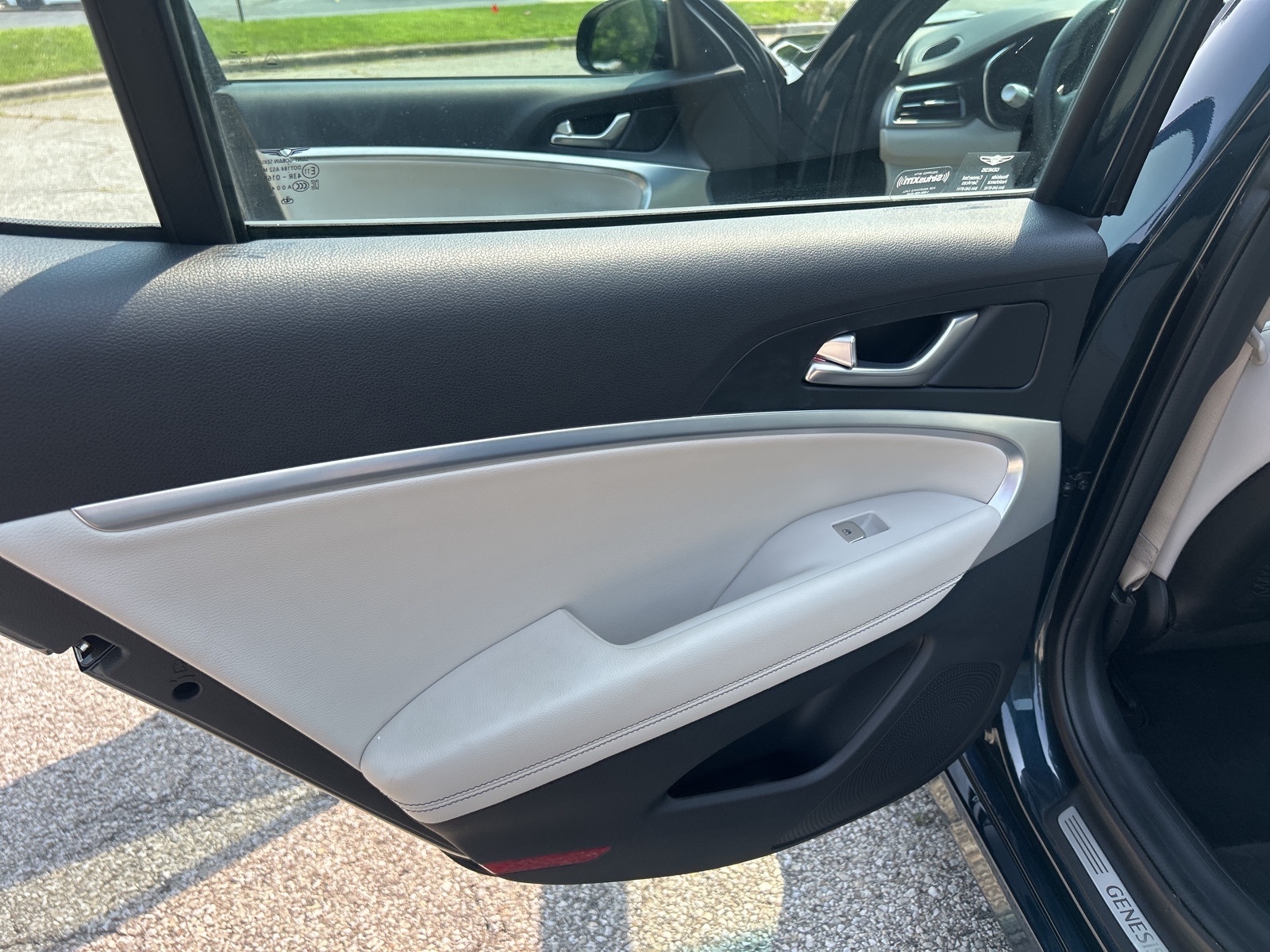 2025 Genesis G70 2.5T photo 29