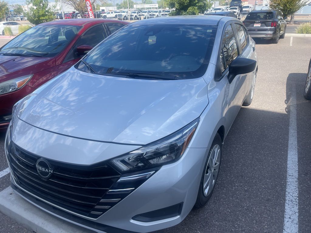 2025 Nissan Versa 1.6 S photo 2