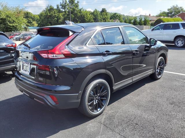 2024 Mitsubishi Eclipse Cross LE photo 3