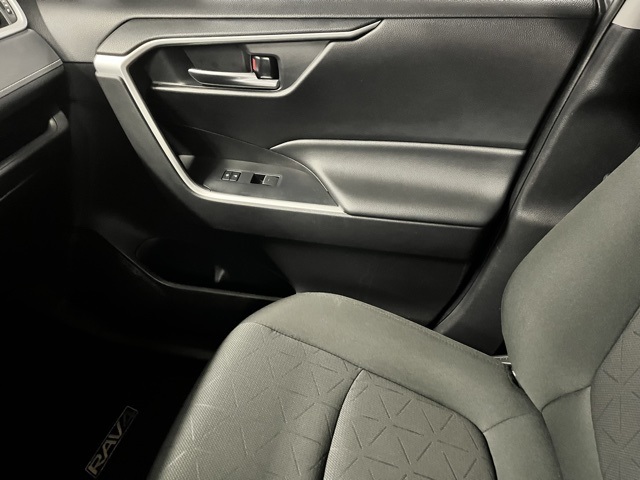 2023 Toyota RAV4 XLE photo 13