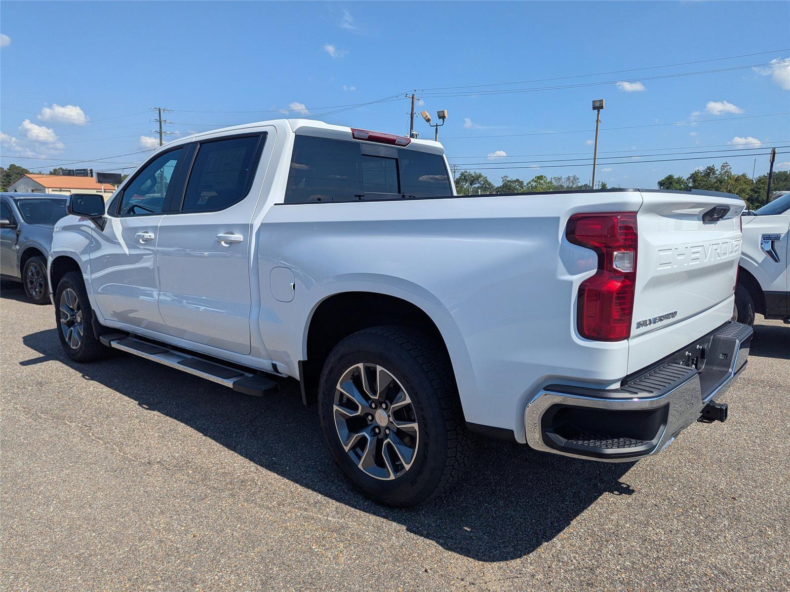2026 Chevrolet Silverado 1500 LT photo 4
