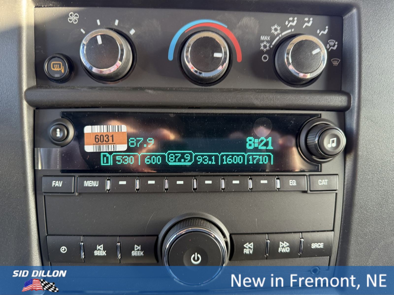 2025 Chevrolet Express Cargo 2500 photo 4