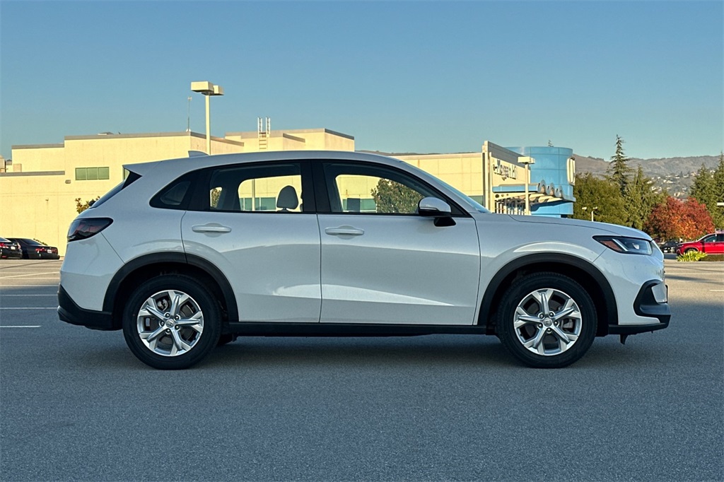 2023 Honda HR-V LX photo 2