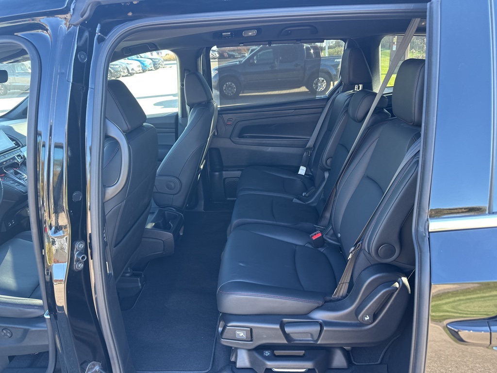 2025 Honda Odyssey photo 2