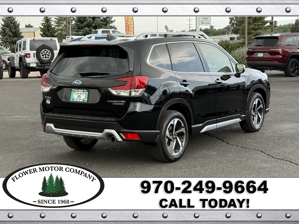 2024 Subaru Forester Touring photo 4