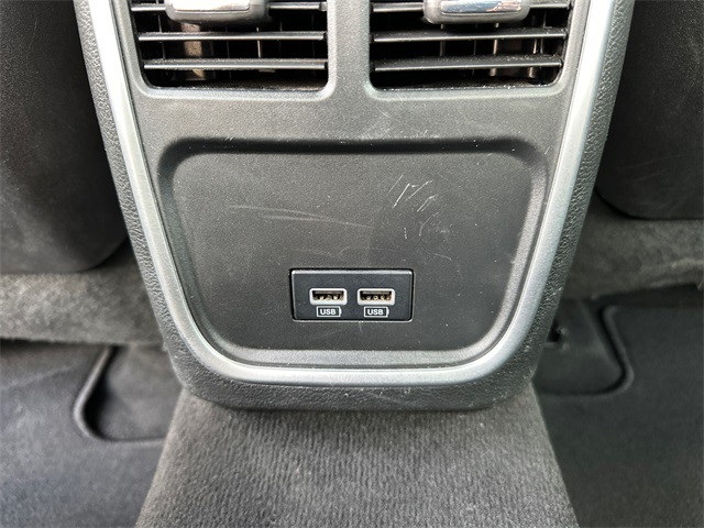 2023 Dodge Charger R/T photo 12