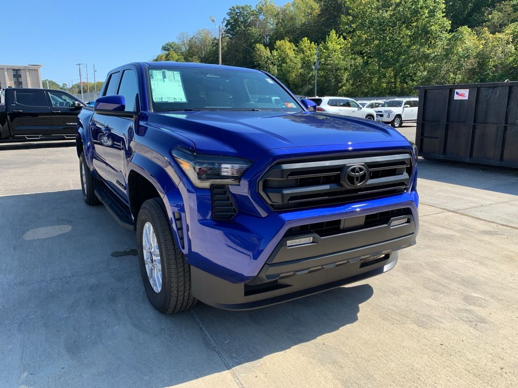 2025 Toyota Tacoma SR5's photo