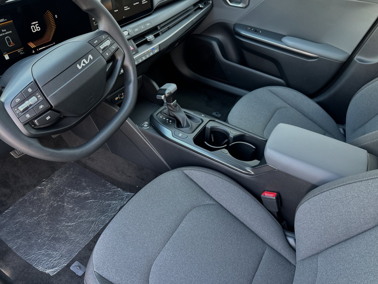 2025 Kia K4 LXS photo 8