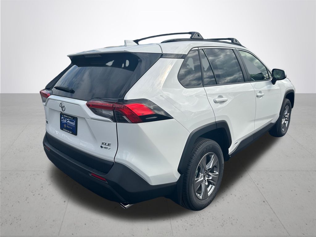 2025 Toyota RAV4 Hybrid XLE photo 7