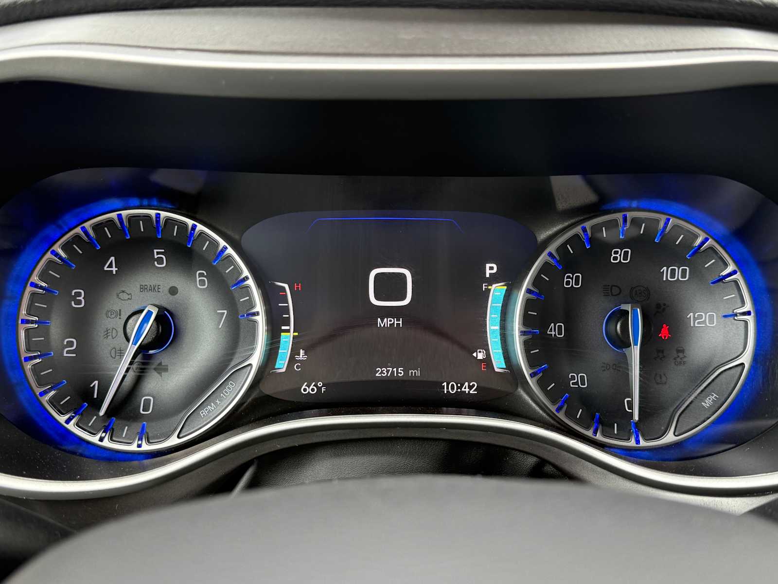 2024 Chrysler Pacifica Touring L photo 23