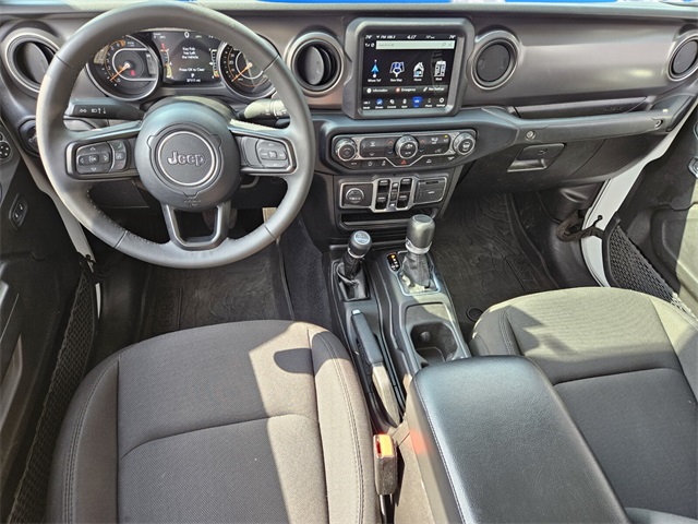 2023 Jeep Gladiator Willys photo 6