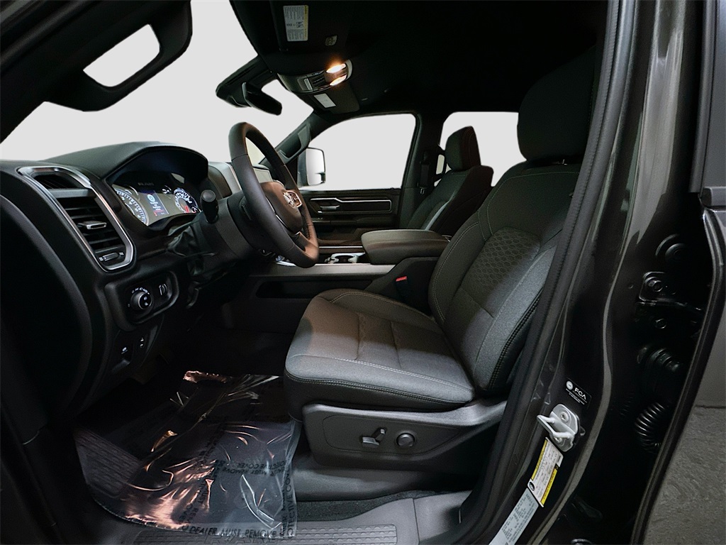 2025 Ram 1500 Big Horn Lone Star photo 3