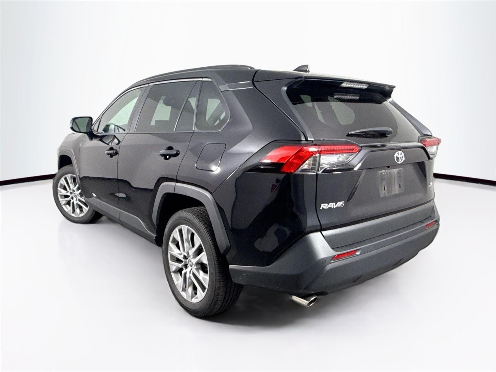 2024 Toyota RAV4 XLE Premium photo 8