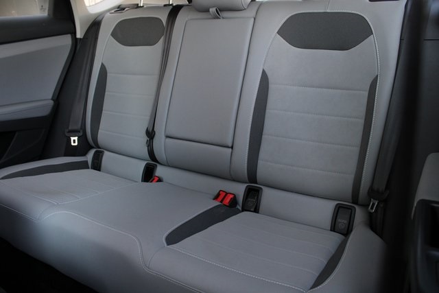 2024 Volkswagen Taos SE photo 3