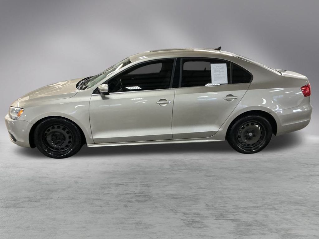 2013 Volkswagen Jetta TDI Premium photo 2