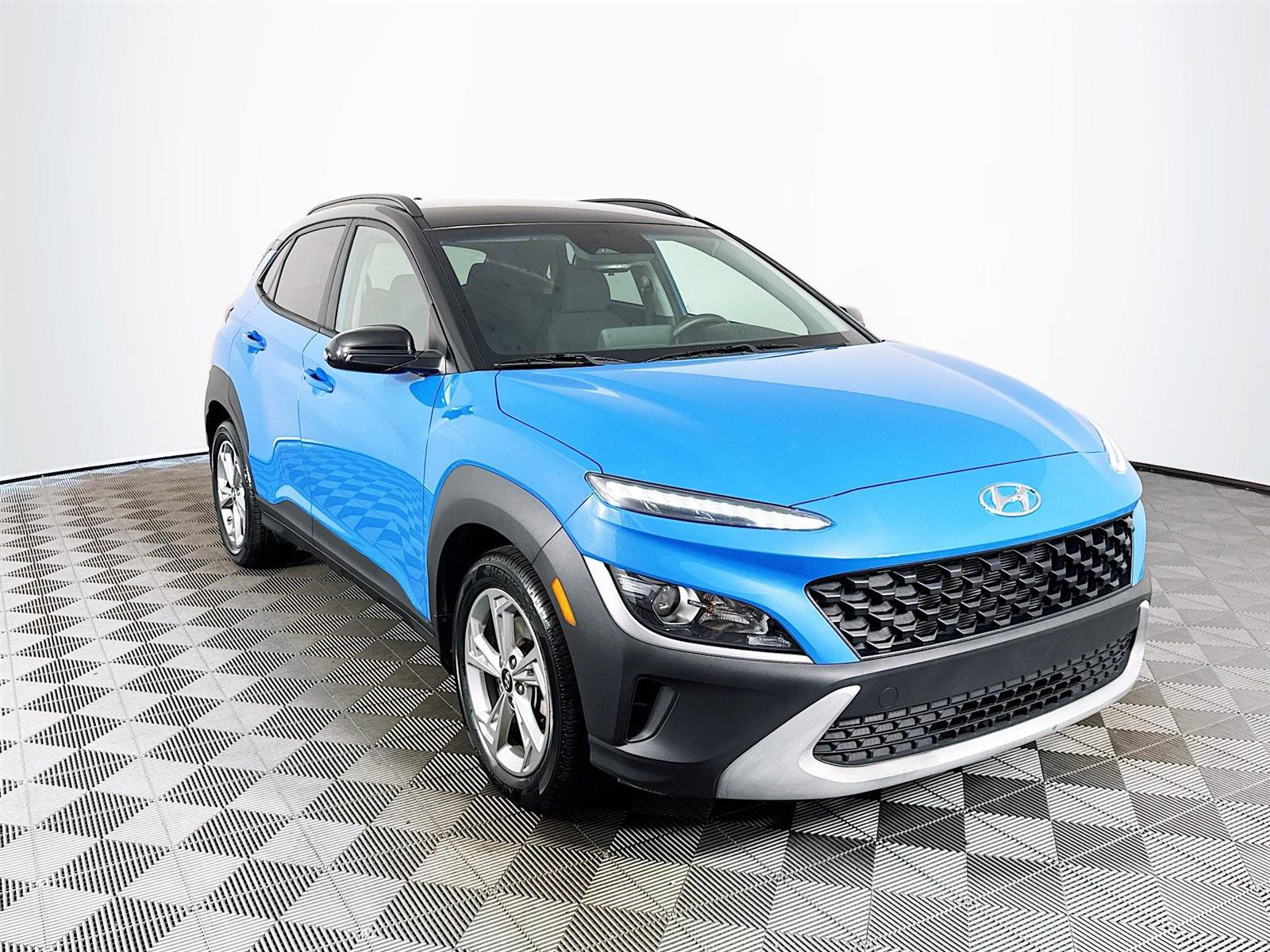 2022 Hyundai Kona SEL photo 3