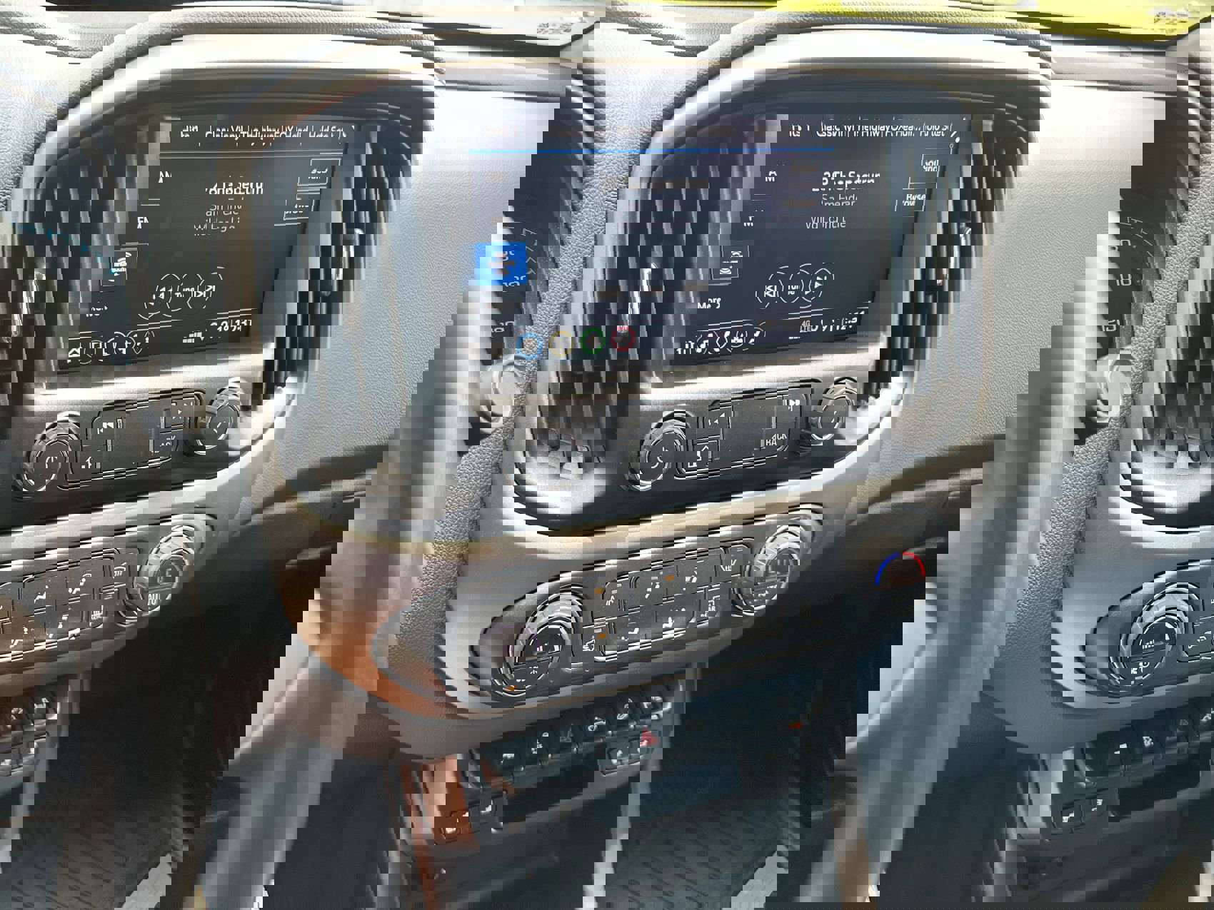 2021 Chevrolet Colorado Z71 photo 12