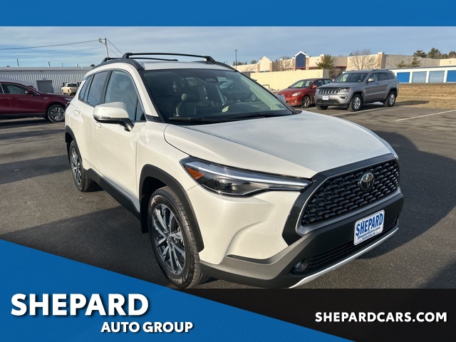 2024 Toyota Corolla Cross XLE's photo