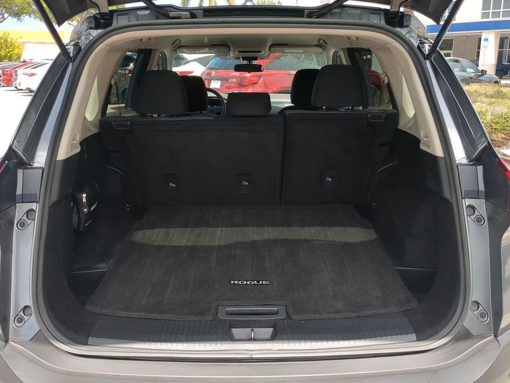 2021 Nissan Rogue S photo 11
