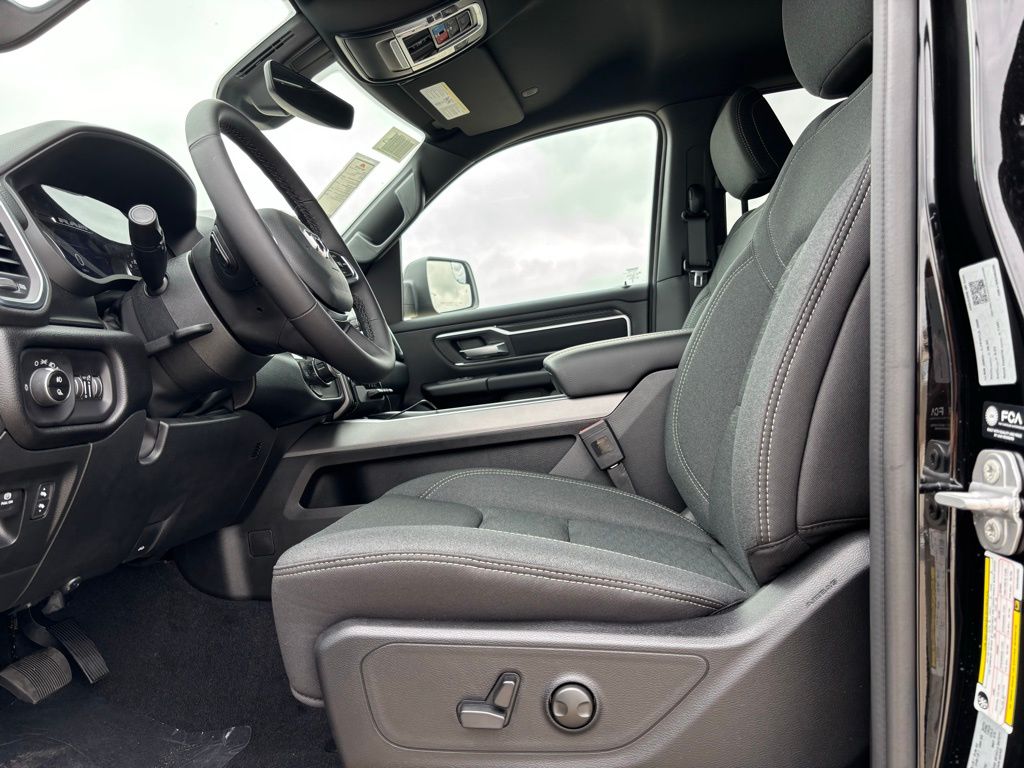 2025 Ram 1500 Big Horn Lone Star photo 16