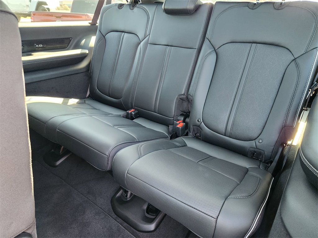 2024 Jeep Grand Wagoneer L II photo 21