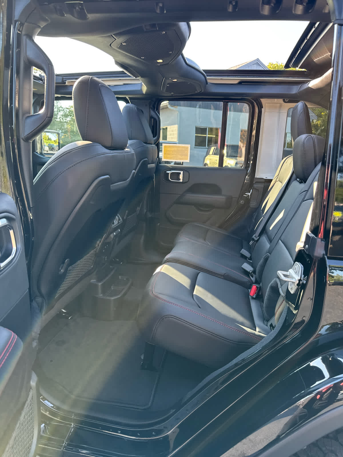 2025 Jeep Wrangler Rubicon photo 13