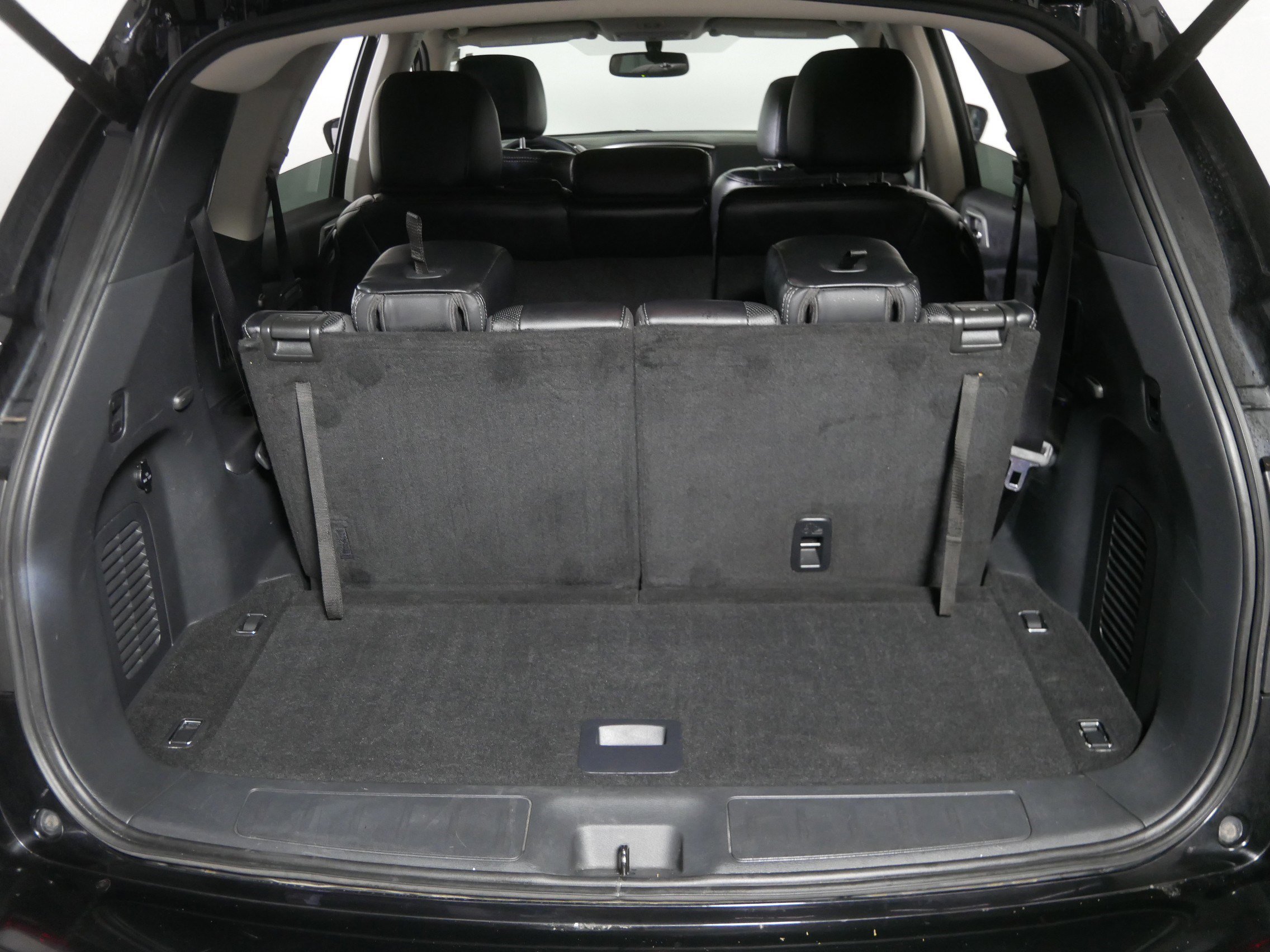 2018 Nissan Pathfinder Platinum photo 16