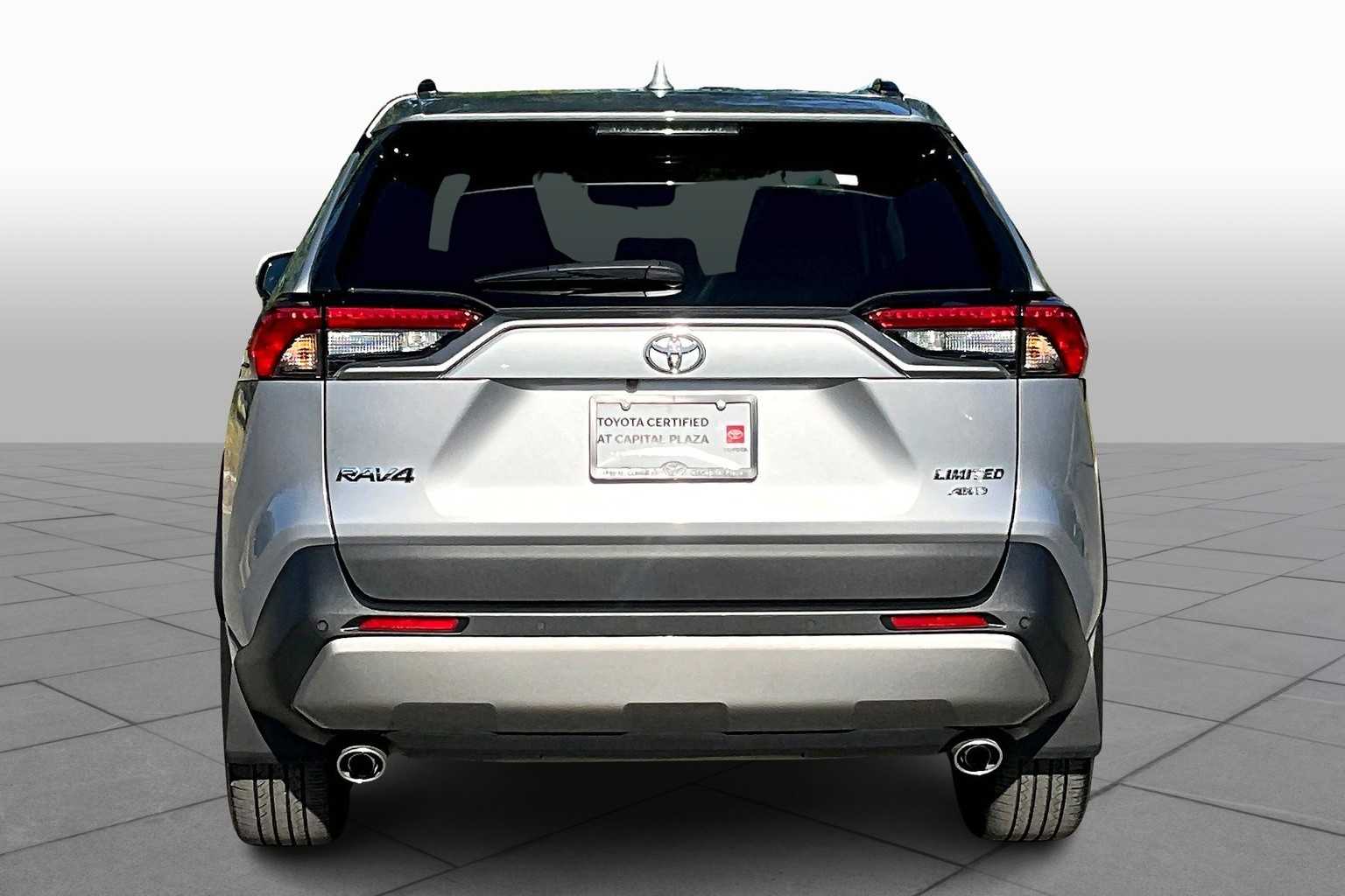 2022 Toyota RAV4 Limited photo 4