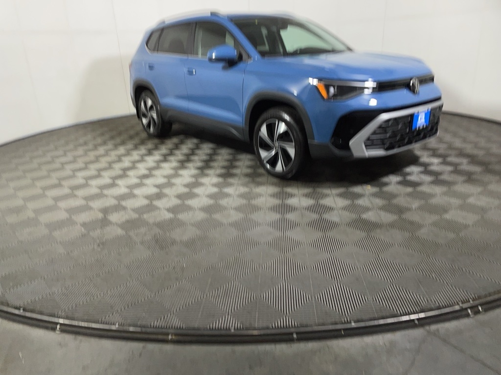 2025 Volkswagen Taos SE's photo