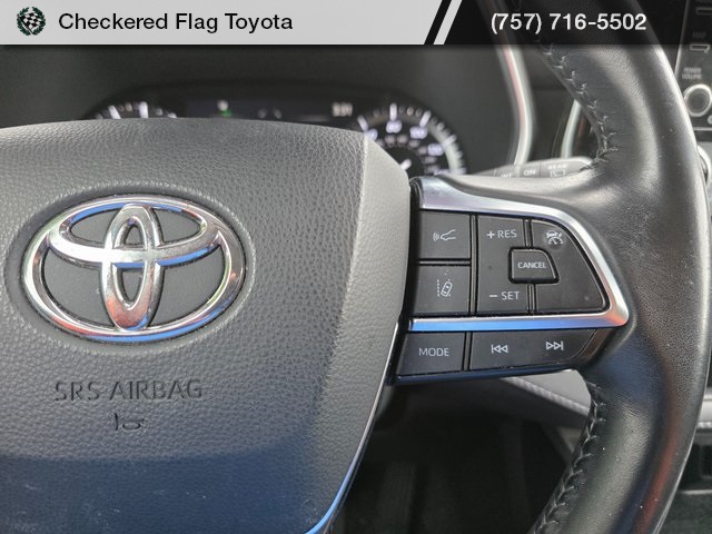 2021 Toyota Highlander XLE photo 12