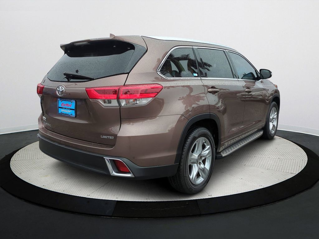 2017 Toyota Highlander Limited photo 2