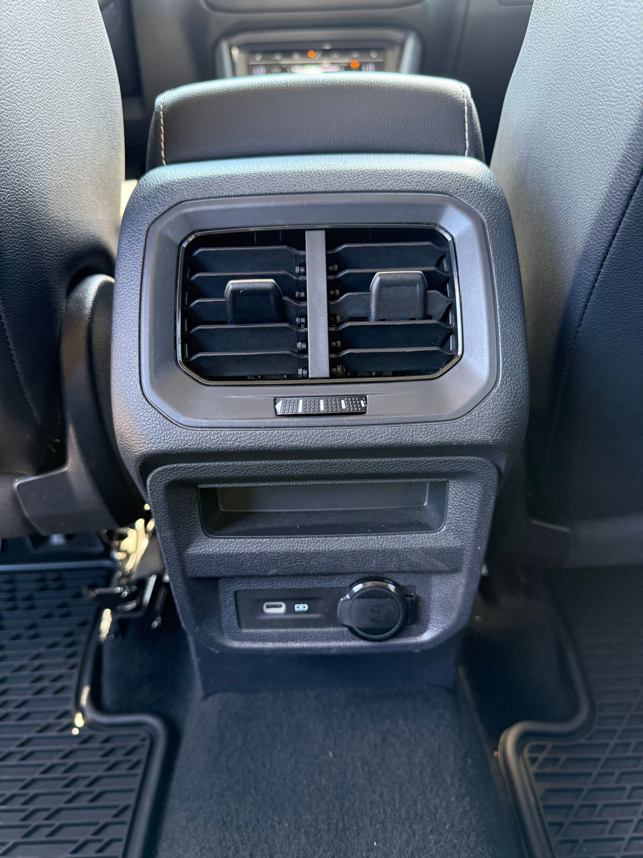 2023 Volkswagen Tiguan SE photo 22