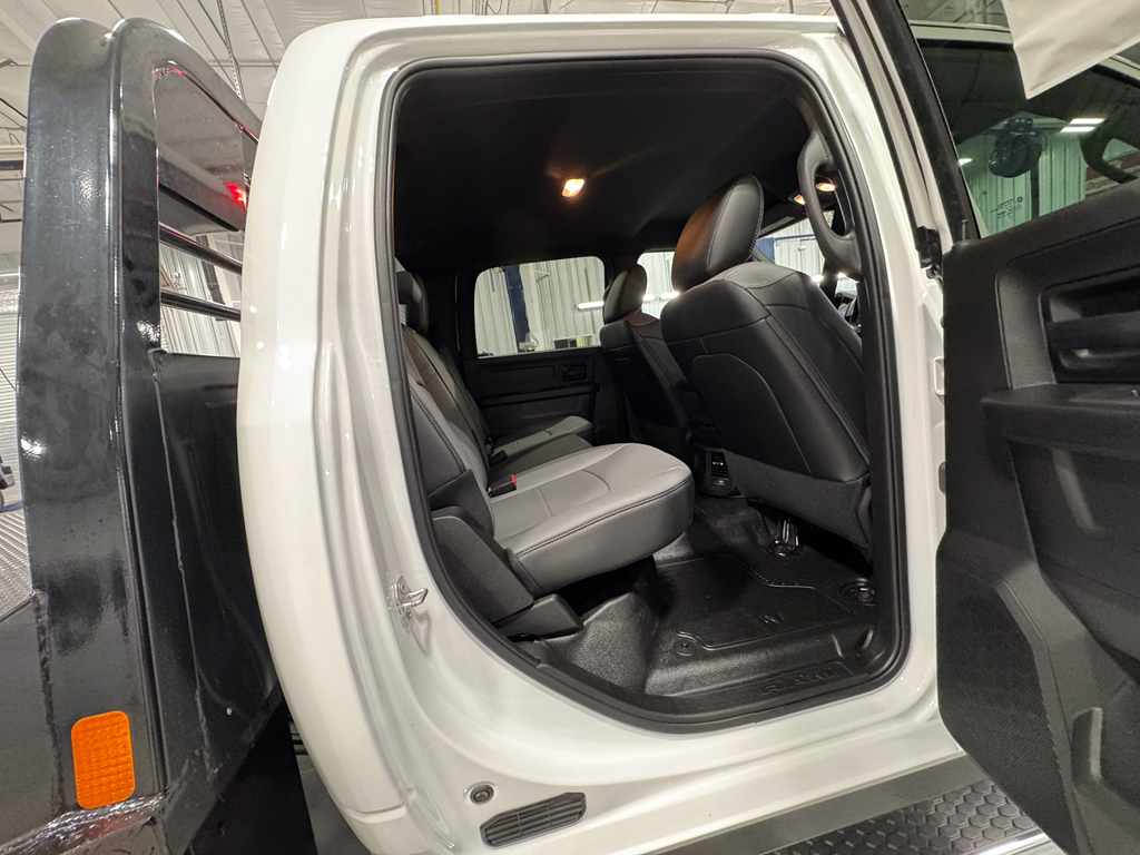 2025 Ram 4500 Tradesman photo 3