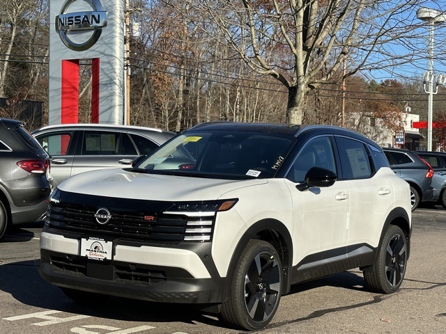 2025 Nissan Kicks SR photo 3