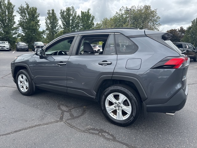 2019 Toyota RAV4 XLE photo 3