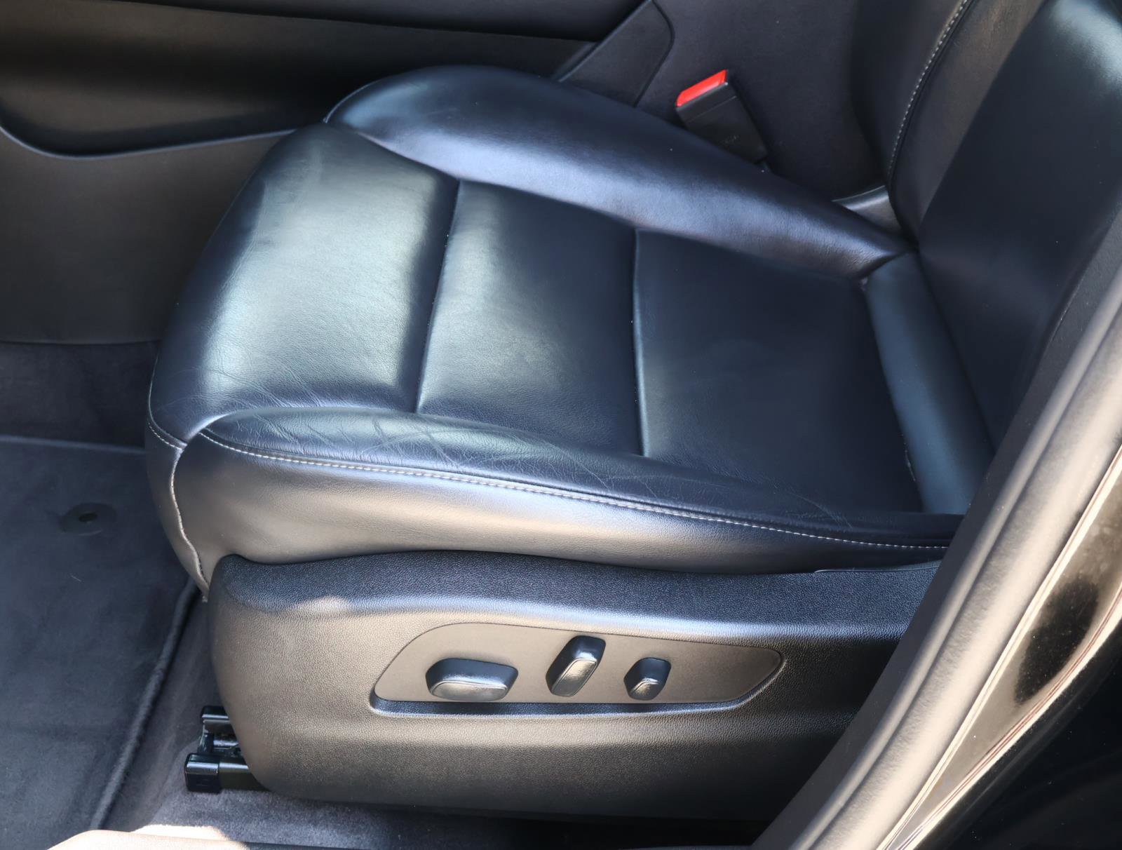 2022 Cadillac XT4 Premium Luxury photo 18