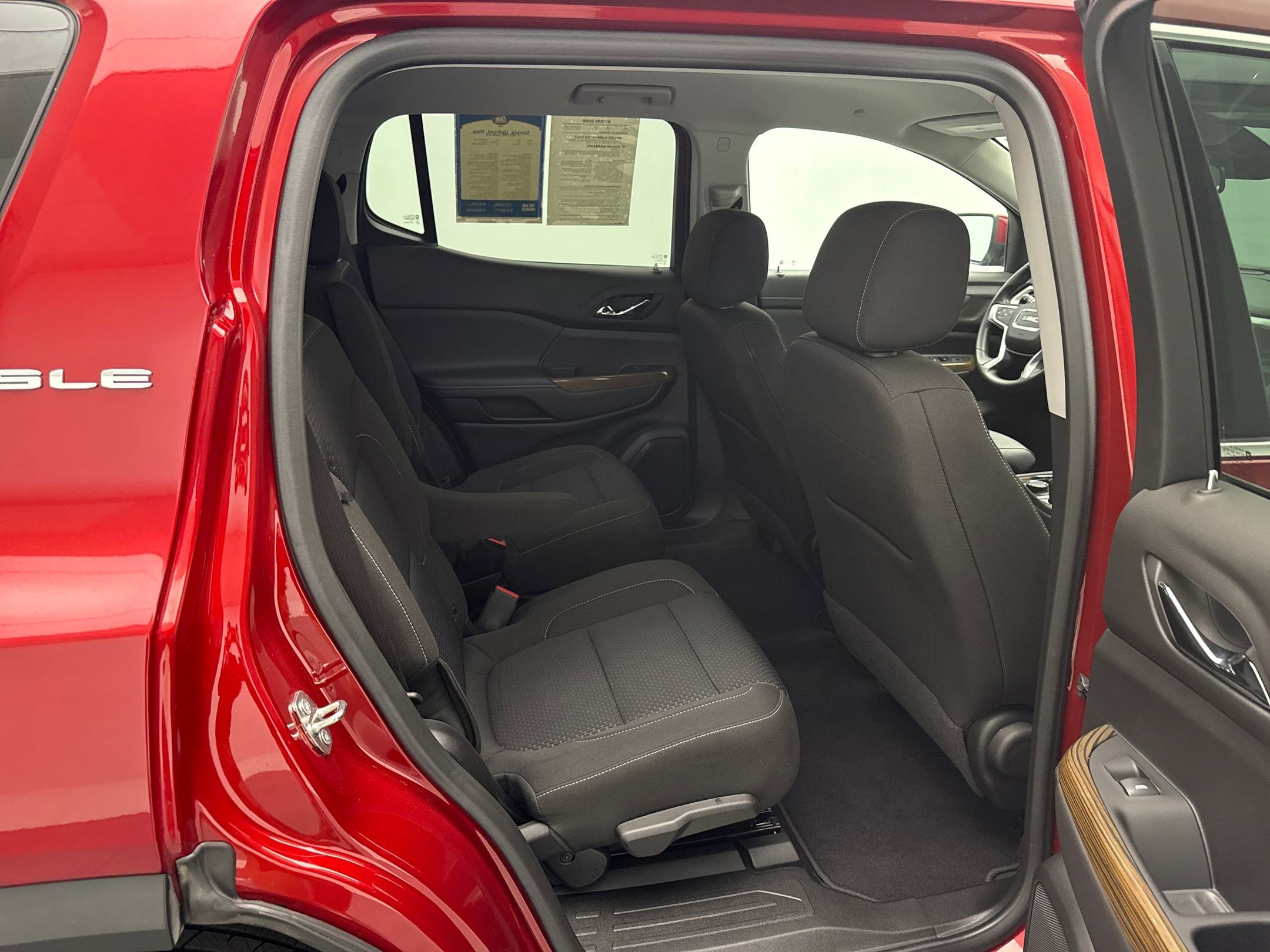 2023 Gmc Acadia SLE photo 25