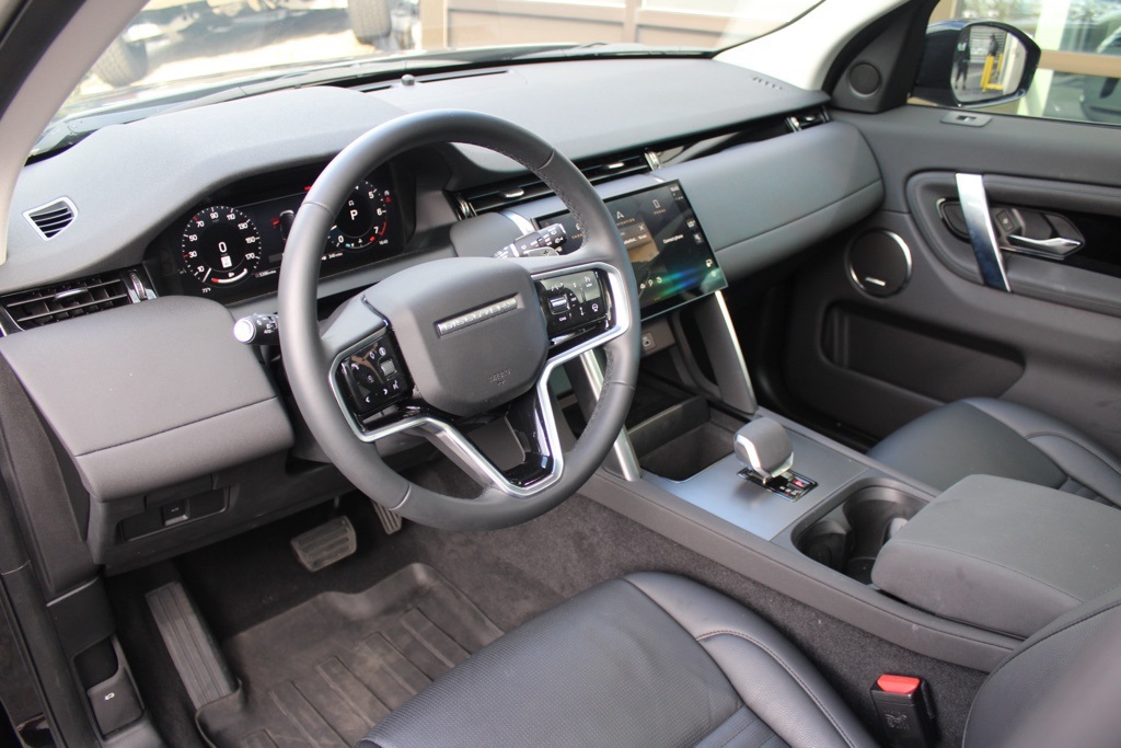 2025 Land Rover Discovery Sport S photo 2