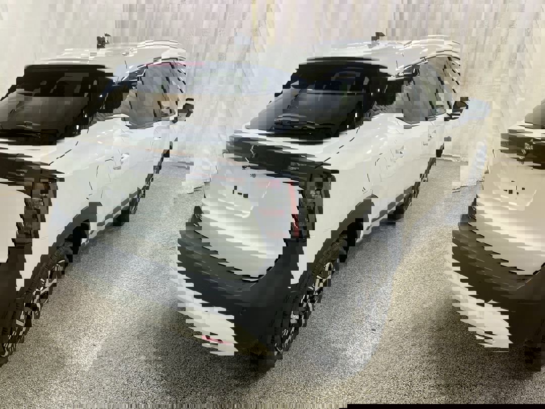 2026 Nissan Kicks SV photo 4