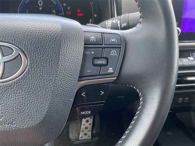 2025 Toyota Camry SE photo 24