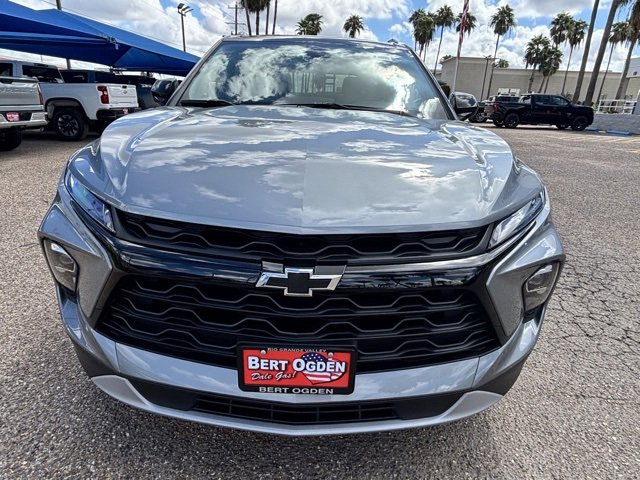 2025 Chevrolet Blazer 2LT photo 2