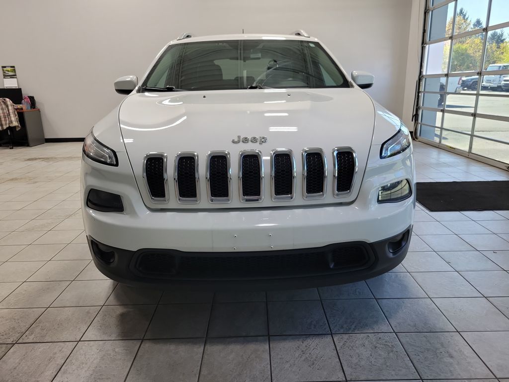 2018 Jeep Cherokee Latitude photo 2