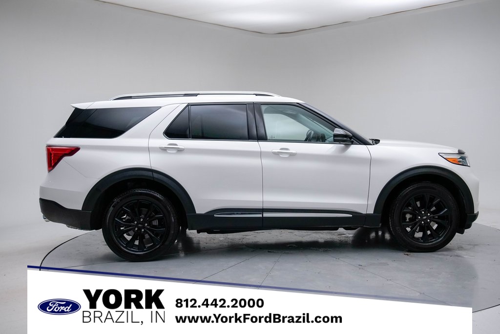 2023 Ford Explorer Limited's photo