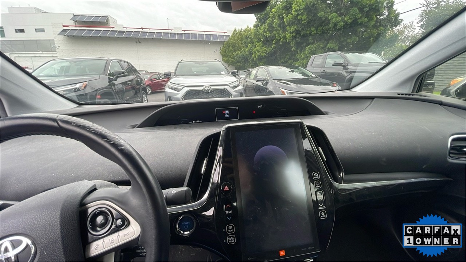 2017 Toyota Prius Prime Advanced photo 4