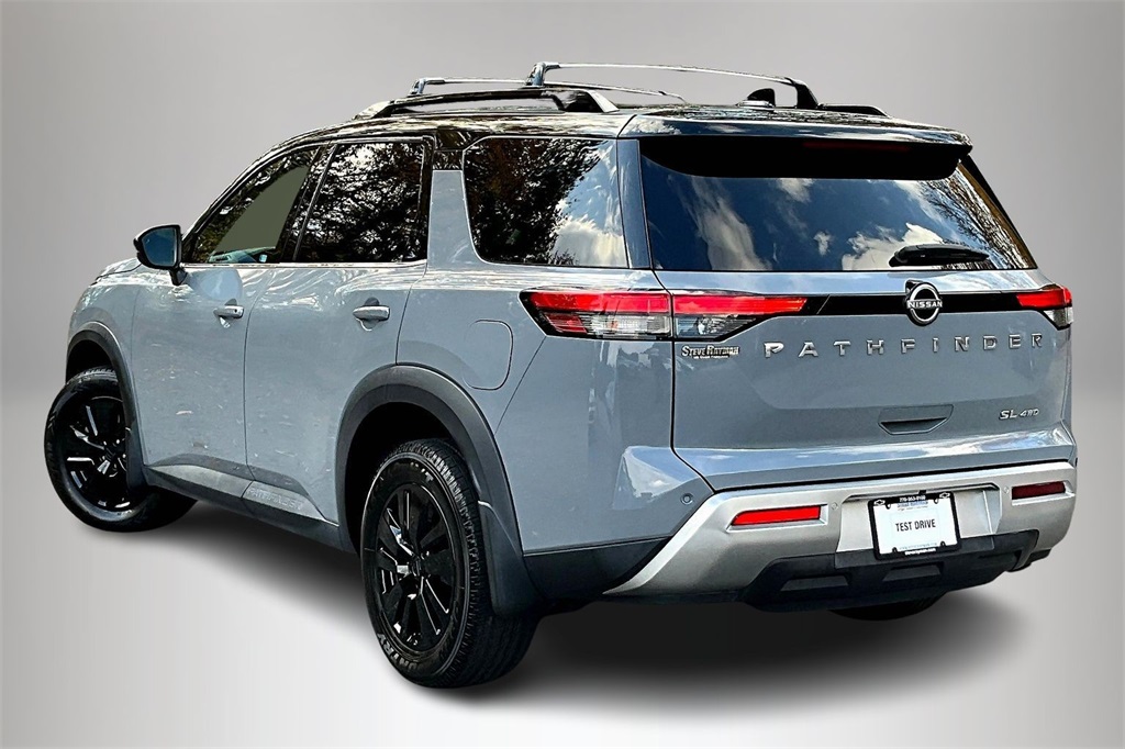 2022 Nissan Pathfinder SL photo 4
