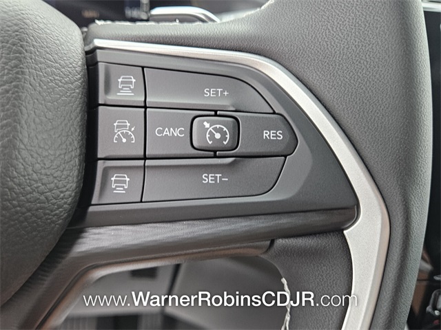 2025 Jeep Grand Cherokee Laredo photo 26