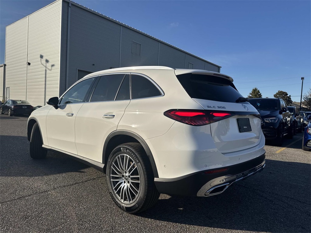 2026 Mercedes Benz GLC 300 photo 3