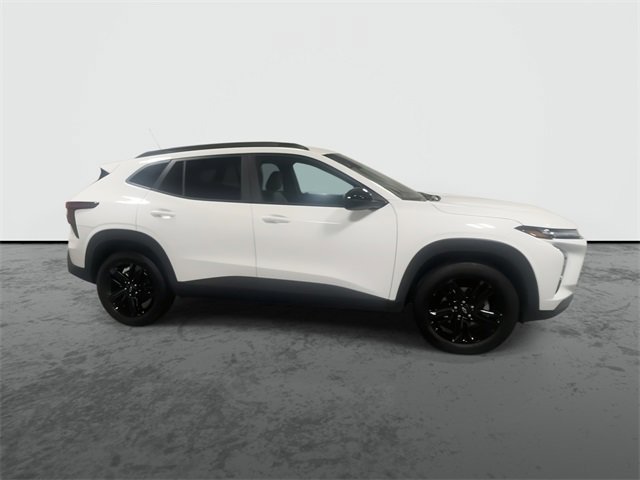 2025 Chevrolet Trax ACTIV photo 2
